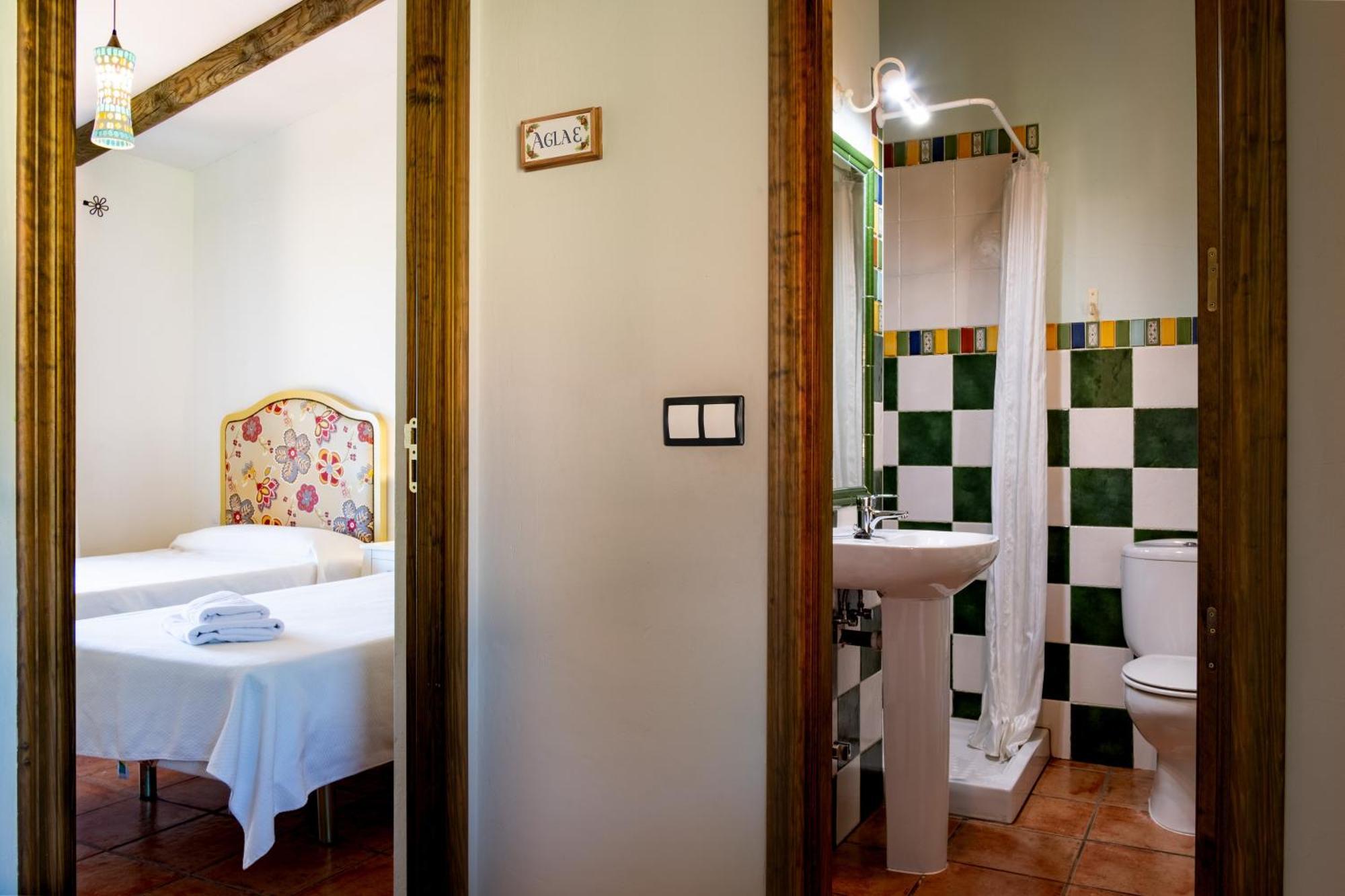 Hostal Amaltea Candeleda Exterior foto